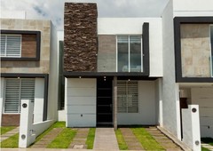 casa en venta con entrega inmediata en san isidro juriquilla, querétaro.