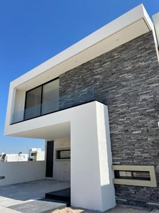 Casas en venta - 187m2 - 4 recámaras - Rancho Santa Monica - $3,990,000
