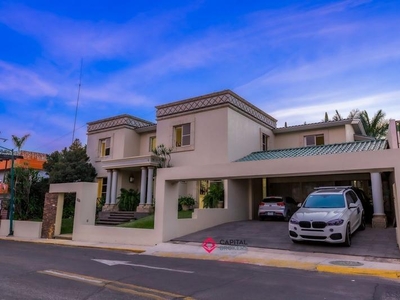 Casas en venta - 761m2 - 4 recámaras - Zapopan - $22,990,000