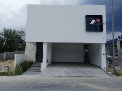 Doomos. Mítica Residencial -CARRETERA NACIONAL- Casa en Venta Zona Sur de Monterrey N.L.