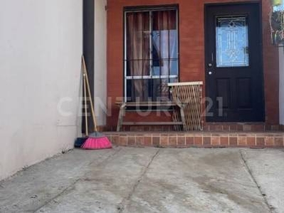 SE VENDE CASA EN ENSENADA EN ENCINOS DE 3 RECAMARAS DE 1 PLANTA.