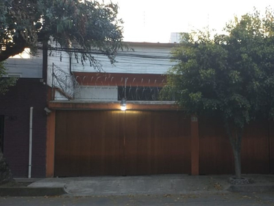 Casa En Col. Del Carmen, Coyoacan, Cdmx (jgr)