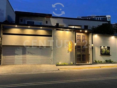 CASA EN VENTA EN FUENTES DEL VALLE