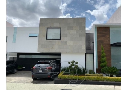 Casa En Venta En La Sexta Sección De Lomas Verdes. Excelente