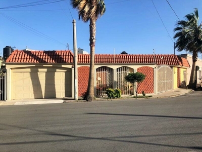 Casas en venta - 269m2 - 3 recámaras - Ángel Trías - $3,400,000