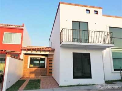 Doomos. Casa 2 plantas en venta en conjunto con alberca común