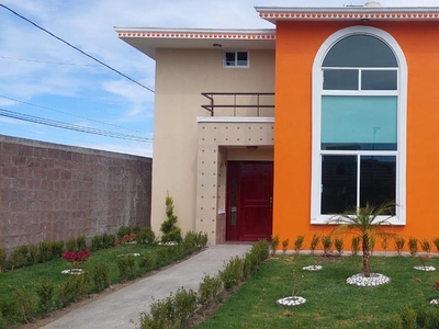 Doomos. Casa en venta con tres habitaciones cerca de Val´Quirico, Tlaxcala.