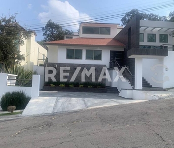 SE VENDE HERMOSA RESIDENCIA EN CONDADO DE