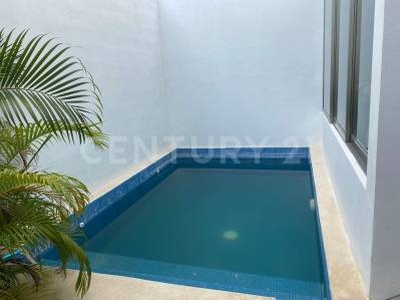 CASA EN RENTA AMUEBLADA EN RESIDENCIAL AQUA EN CANCÚN