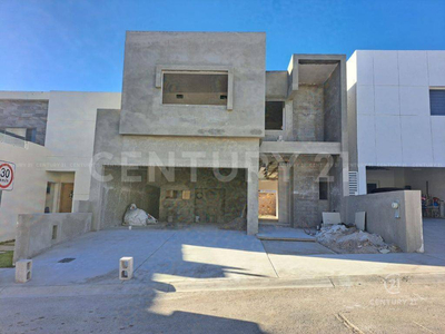 Casa En Venta En Bosques Del Valle Ii, Chihuahua Chih.