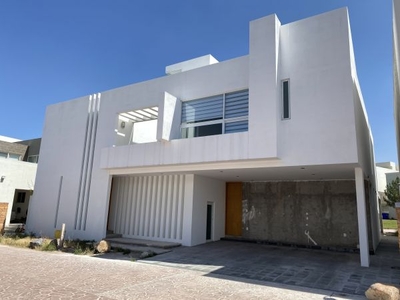 CASA EN VENTA EN SAN LUIS POTOSI, CLUB DE GOLF LA LOMA