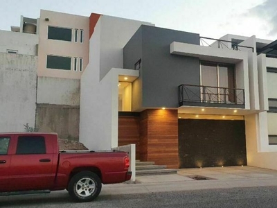 Estrena Casa en El Mirador, Hermoso Diseño de Autor, Roof Garden, Jardín