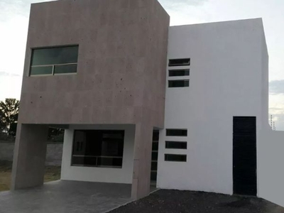 Hermosa casa en Provincia Santa Elena, 3 Recámaras, Estudio, 5 Baños, Cto Serv
