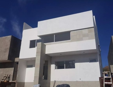 Hermosa Residencia en Cañadas del Lago, ROOF GARDEN, 4 recámaras, 3 niveles