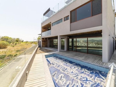 Linda Residencia en Cumbres del Lago, Alberca Privada, 4 Recamaras, Roof Gard