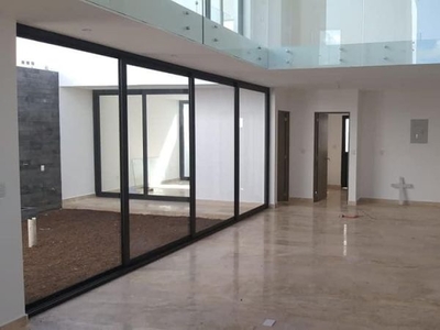 Residencia de Autor en Zibatá, 4 Recamaras, 4 Baños Completos, DOBLE ALTURA, .