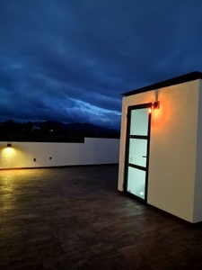 Residencia de Lujo en Grand Juriquilla, 4 Recamaras, una en PB, Roof Garden