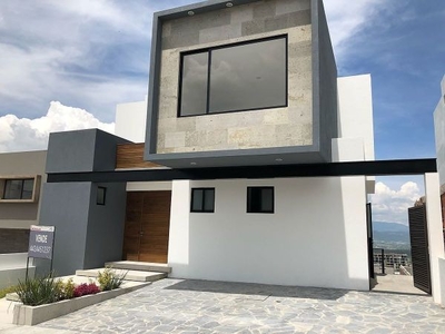 Residencia en Zibatá, 3 Niveles, Doble Altura, ROOF GARDEN, Sótano, 3 Recámaras