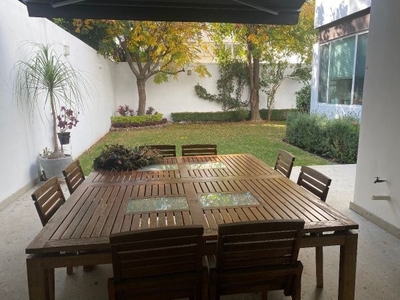 Vendo casa en Privada Jurica