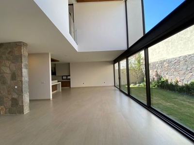 Vendo Hermosa Residencia de Autor en Altozano, Luxury y Premium, Dobles Alturas.