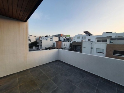 Venta de Casas en Zibata 4 Niveles, Sótano, Roof Garden, 4.5 Baños, 4 Recamaras