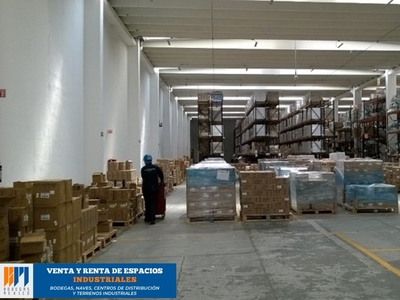 Venta de bodega industrial de 5,362 m2 en Toluca