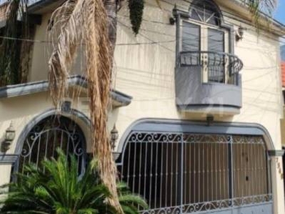 CASA EN VENTA EN BALCONES DE MEDEROS, MONTERREY, NUEVO LEÓN