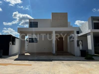 Casa en Venta en privada residencial en Conkal