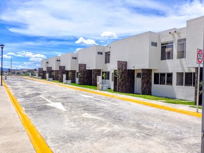 SE VENDE CASA EN ZONA RESIDENCIAL