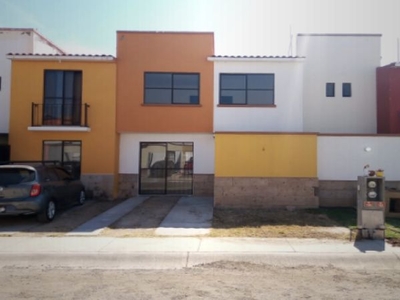 ¡¡CASA DE OPORTUNIDAD EN FRACCIONAMIENTO PUEBLITO LINDO IRAPUATO GTO.!!