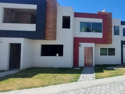 Casa en venta con tres habitaciones en Acuitlapilco, Tlaxcala.
