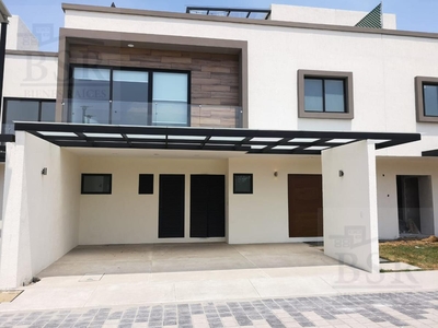 Doomos. CASA EN VENTA EN LAURELES METEPEC