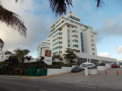 Doomos. Oleo departamento venta zona hotelera Cancún 03/04