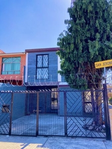 Linda Casa ampliada, esquina en Fraccionamiento Villas Santin