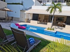 CASA EN RENTA EN LOMAS DE COSTA AZUL