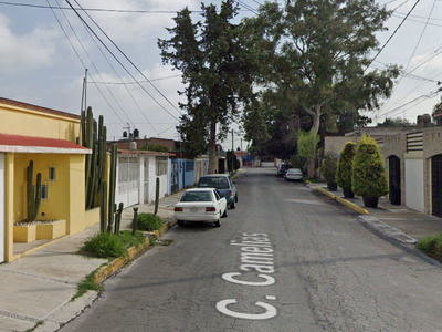 Casa en venta Calle Camelias, Ojo De Agua, Estado De México, México