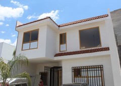 excelente casa en venta cumbres del lago