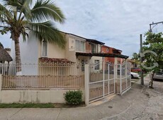 venta casa puedes tener en privativa,pto vallarta