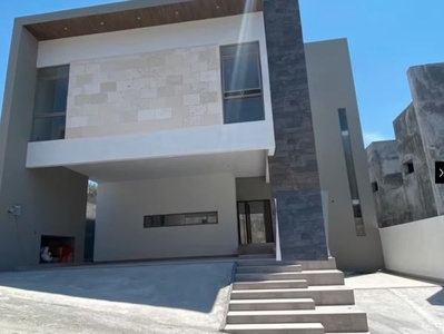 Casa en Venta en Landana Residencial, Carretera Nacional