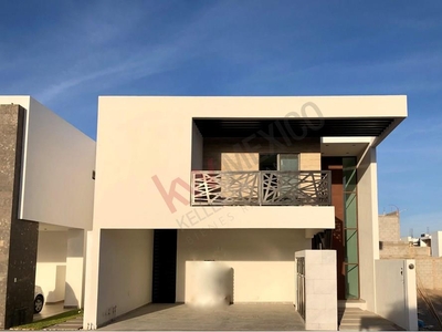 Casa nueva ubicada en Villa de las Palmas Viñedos