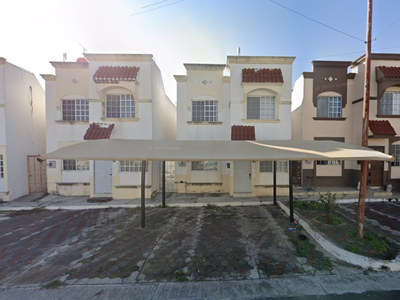 Casa En Remate Bancario En Privada Hacienda , Reynosa Tamaulipas -ngc