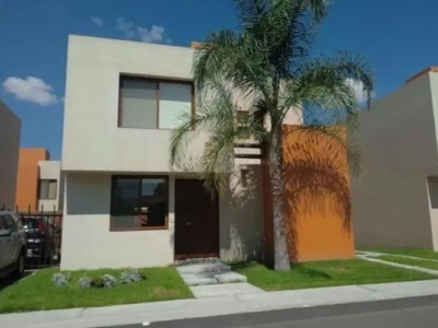 Casa En Venta En Puerta Real Residencial Desarrollo 8, Queretaro, Hermoso Desarrollo A Precio Sin Igual-cg