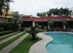 CASA EN VENTA, UN NIVEL, COL. JARDINES DE CUERNAVACA