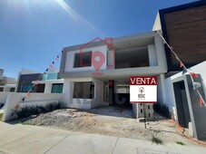 casas en venta - 180m2 - 4 recámaras - santiago de querétaro - 4,290,000