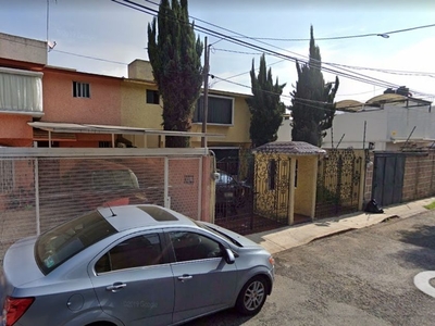 Casa en venta Calle Eje Satélite Tlalnepantla 21, Viveros, Fraccionamiento Viveros De La Loma, Tlalnepantla De Baz, México, 54080, Mex