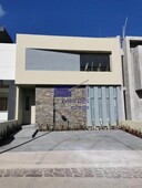 3 cuartos, 205 m casa venta de 3 recámaras zona altozano, morelia c-124