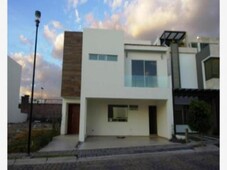 4 cuartos, 345 m casa en venta en parque victoria lomas de angelopolis