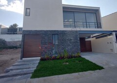 Casa NUEVA en Venta con Recamara Planta Baja -Lomas del Molino II-Calzada del Molino 402- Guanajuato, Mexico, 37138