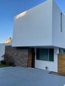 preciosa casa en bugambilia con vista panoramica en coto amueblada