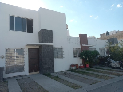 Casa en Venta, Foret, con recamara en Planta baja,